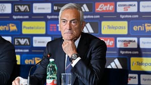 Lire la suite à propos de l’article DIRECT. Crise du football italien: grand chamboulement après la non qualification pour la Coupe du monde, le président de la Fédération italienne démissionne