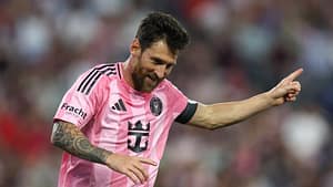 Lire la suite à propos de l’article Projet à 1 milliard, tribune « Lionel Messi », loges en bord de pelouse… Le nouveau stade de l&rsquo;Inter Miami va être inauguré en MLS