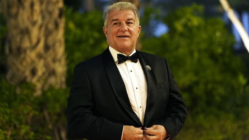 You are currently viewing « La relation est abîmée », quand Messi refusait de serrer la main à Laporta lors de la remise du Ballon d&rsquo;Or 2023