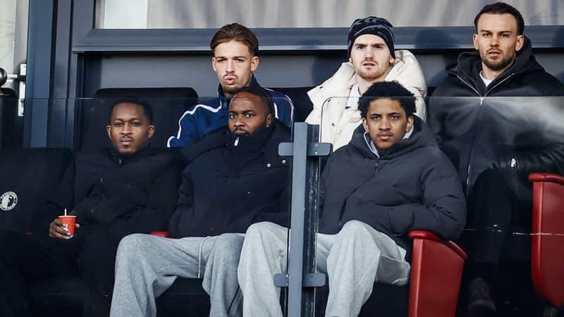 You are currently viewing Eredivisie: Sterling n&rsquo;a toujours pas de permis de travail, Feyenoord choisit de s&rsquo;entrainer en Belgique