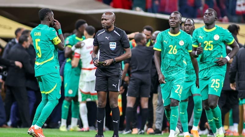 You are currently viewing CAN 2025: des consignes pour ne pas sanctionner les Sénégalais en finale? Des déclarations explosives du président du comité des arbitres de la CAF selon le Maroc