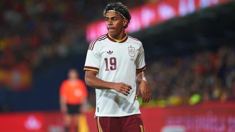 You are currently viewing « Intolérable », « manque de respect »: la prise de parole forte de Lamine Yamal après les chants racistes en Espagne