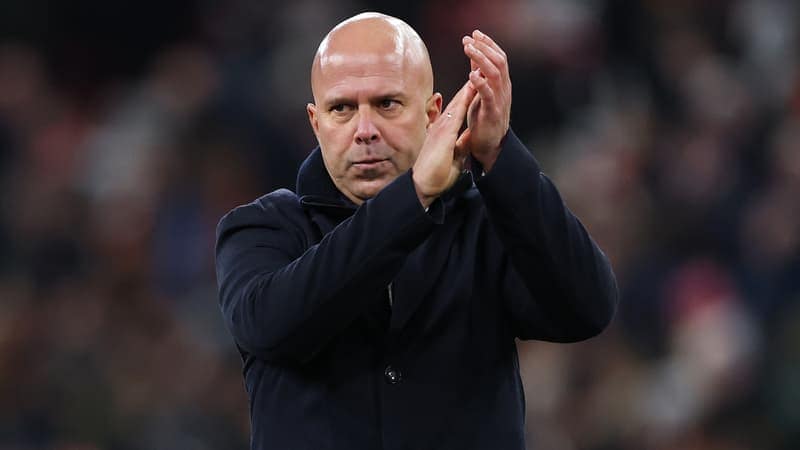 You are currently viewing Coup de tonnerre en Premier League : Arne Slot quitte Liverpool avec effet immédiat