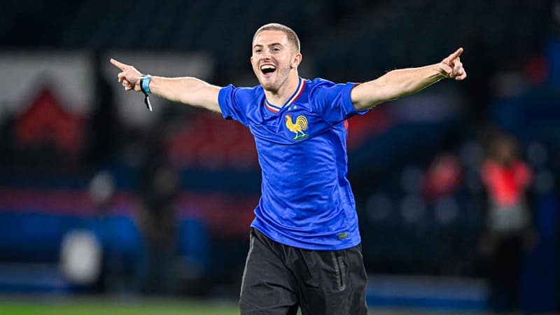 You are currently viewing « Une chance de fou », le Youtubeur Michou en bord terrain pour M6 pendant la Coupe du monde