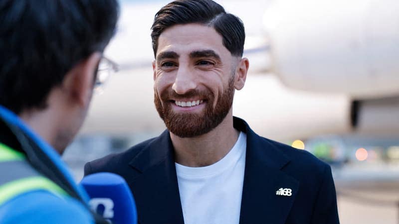 You are currently viewing Coupe du monde 2026: pourquoi les joueurs iraniens portaient un pin’s 168 à leur arrivée au Mexique